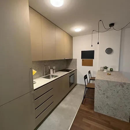 I&i Tesla Ii Appartement